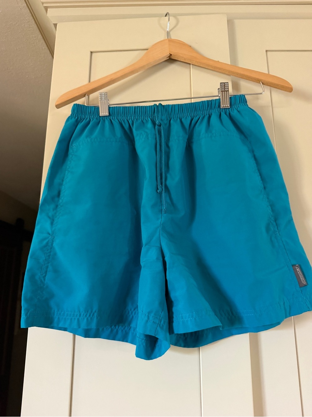Reebok shorts, size L